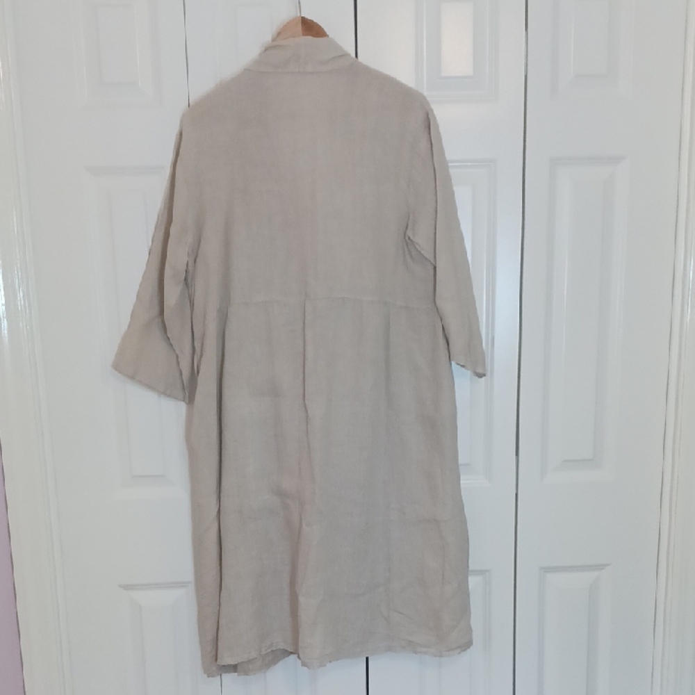 Elegant Cream Kimono with Tie - Picture 6 of 10